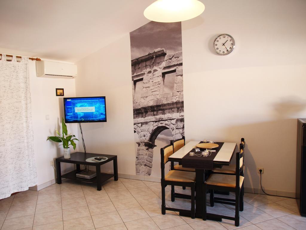 Family Friendly Apartments Pula Room photo