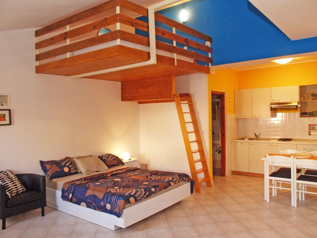 Family Friendly Apartments Pula Exterior photo